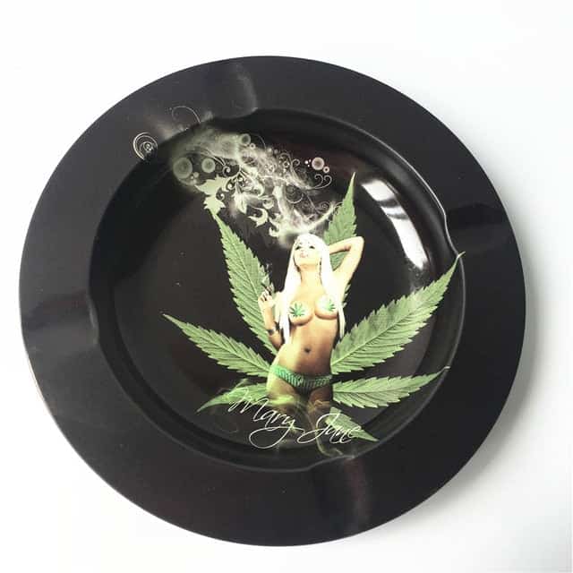 Metall Aschenbecher - Ganja
